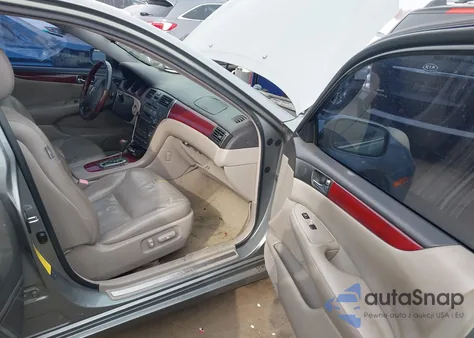 2004 Lexus Es 330 z USA, uszkodzony, nr VIN JTHBA30G745020094